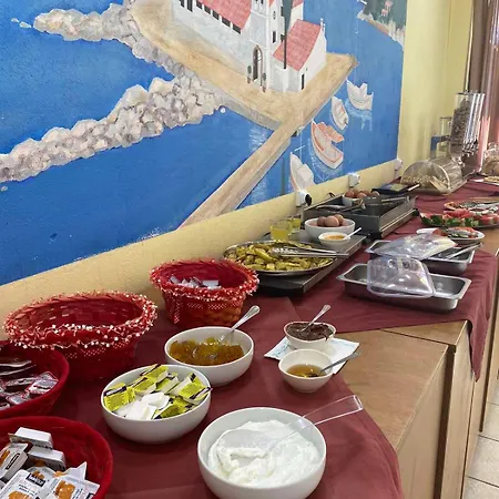 Corfu Ξενοδοχείο με διαμερίσματα 2*
